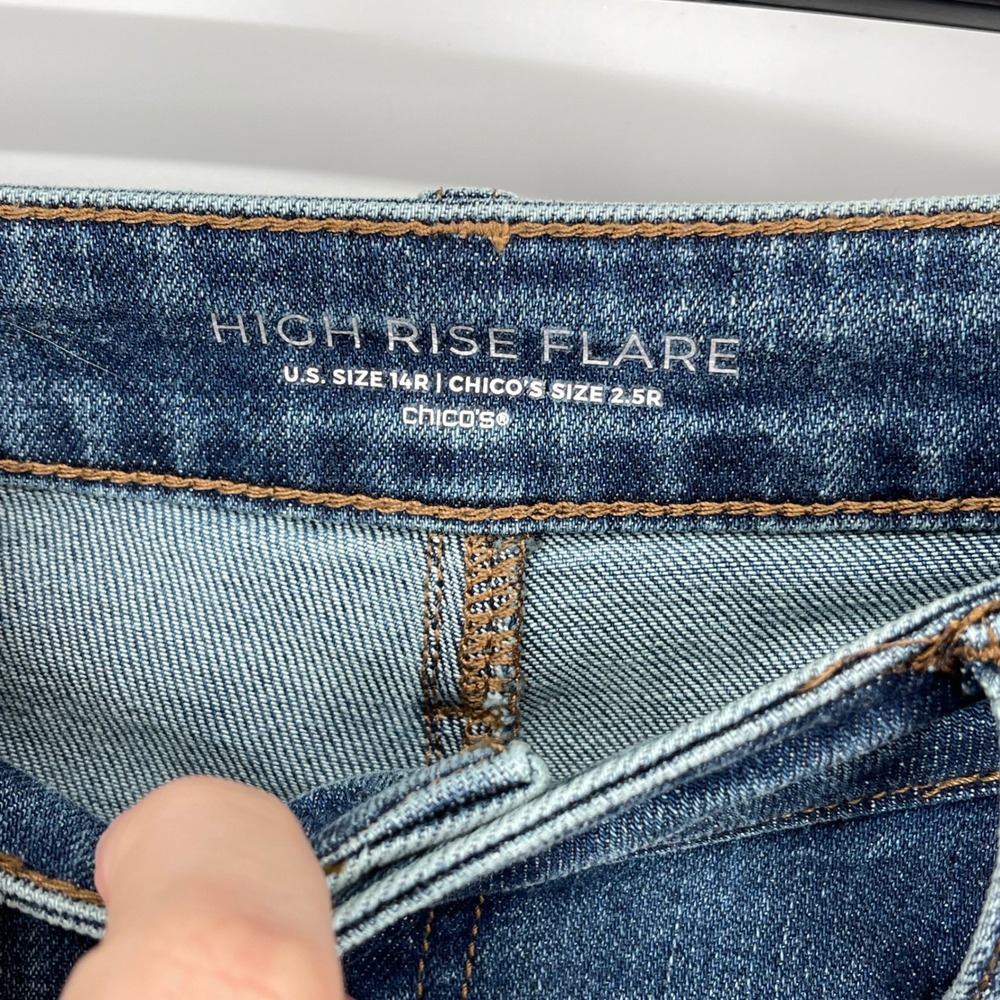 Chico's High Rise Flare Embroidered Floral Jeans Women's Size 14R Boho Festival - Picture 5 of 6